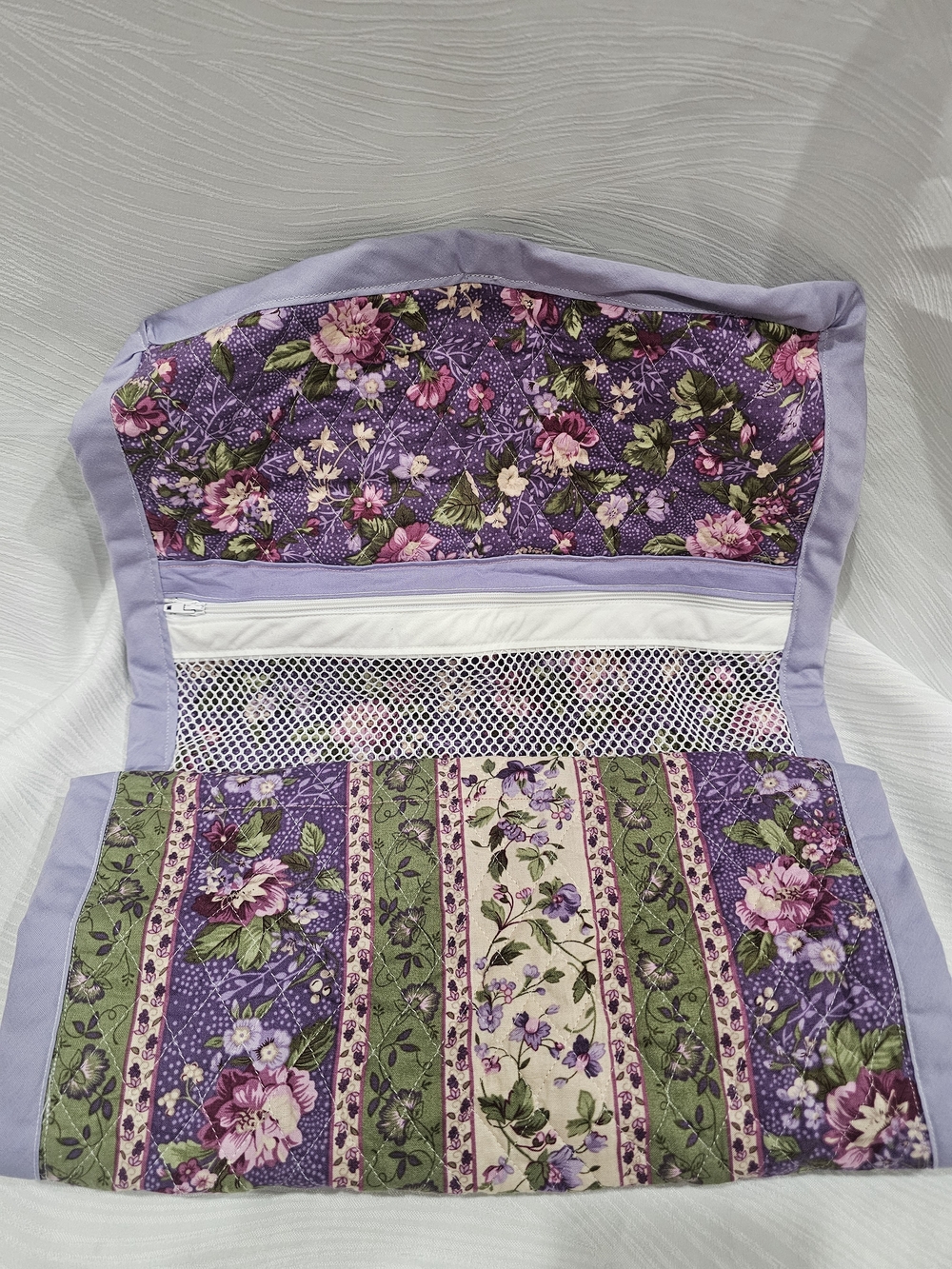 Handcrafted Floral Hanging Foldable Organizer with Mesh Pockets - Picture 3 of 9